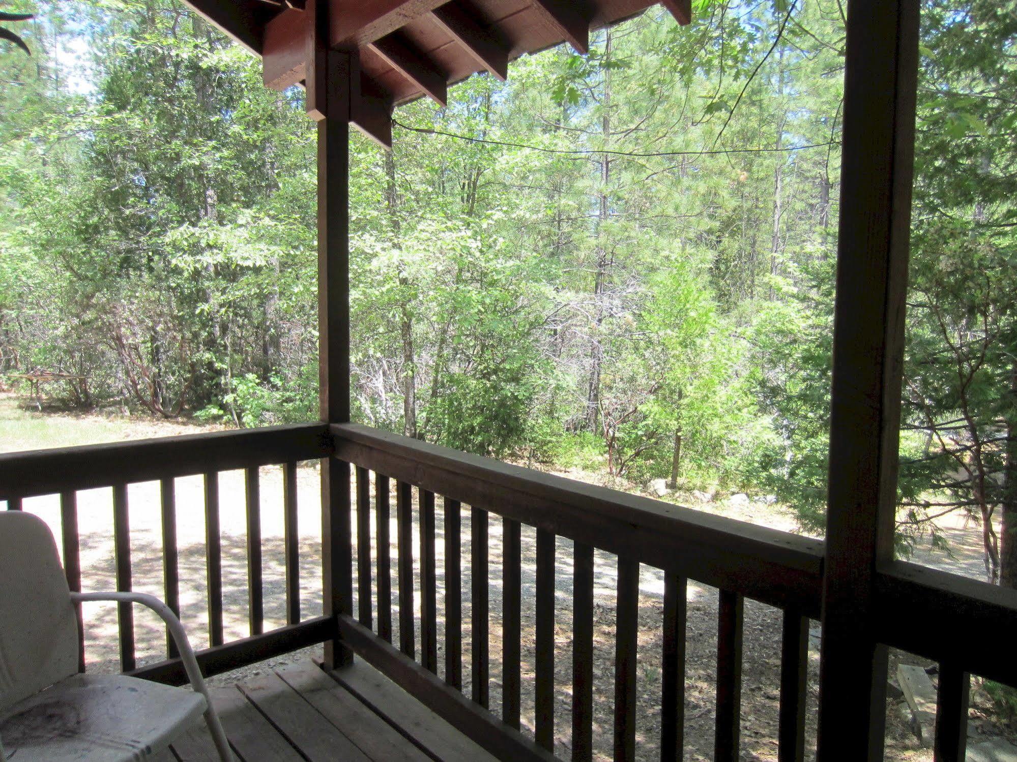 The Red Rooster Lodge Coulterville Exterior photo